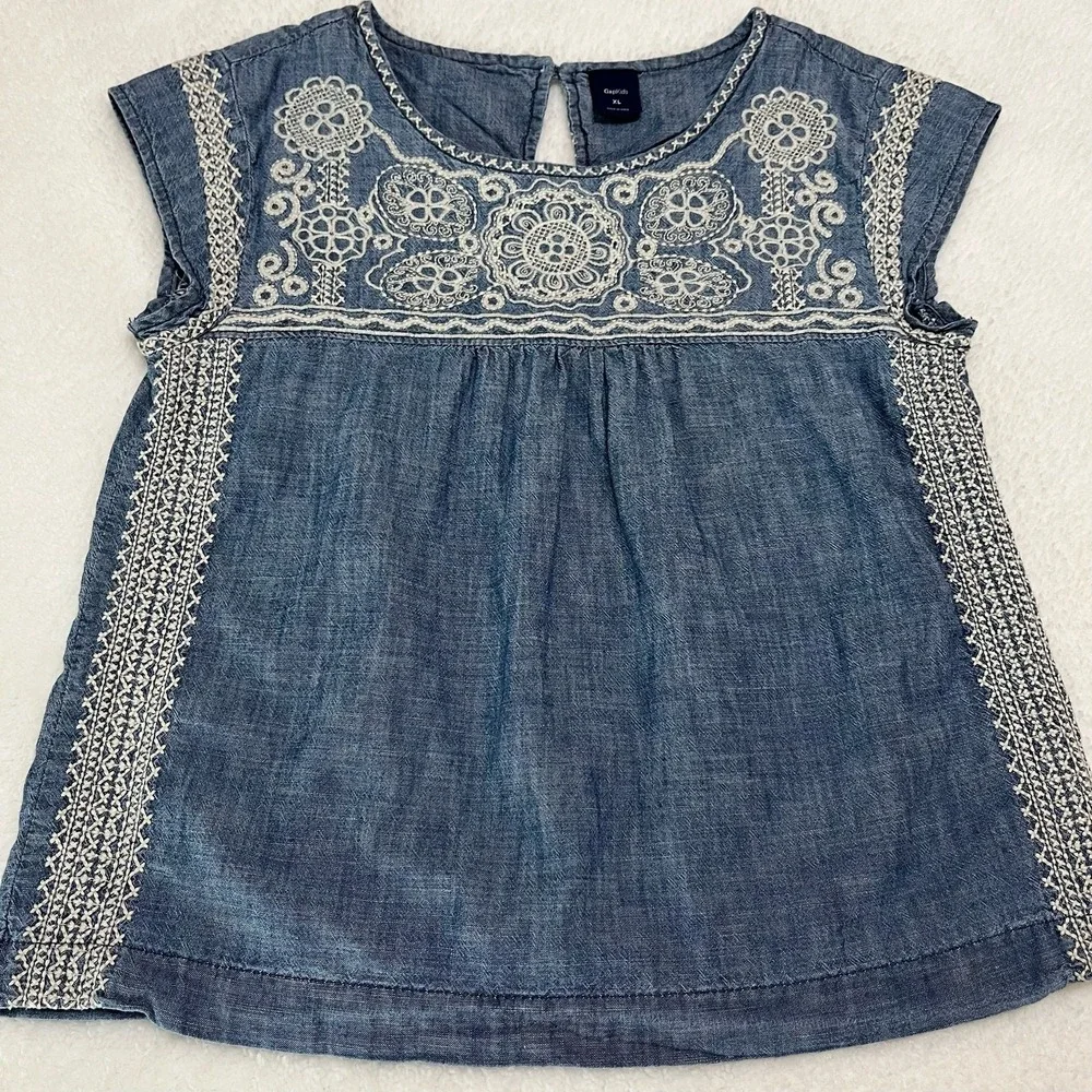 Gap Kids Girl's Shirt XL Blue Chambray Embroidery‎ Cropped